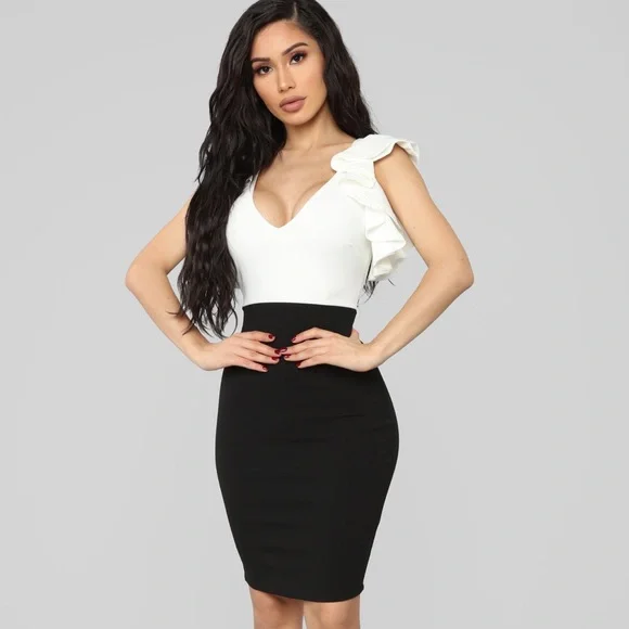 fashion nova pencil dress Plus Size Applique Short Sleeve Crepe V-Neck, Margot Midi Dress in Navy, Size 2X,